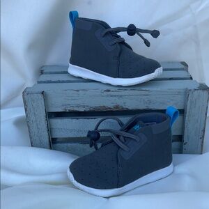 Native Gray Sneakers with Blue Highlights